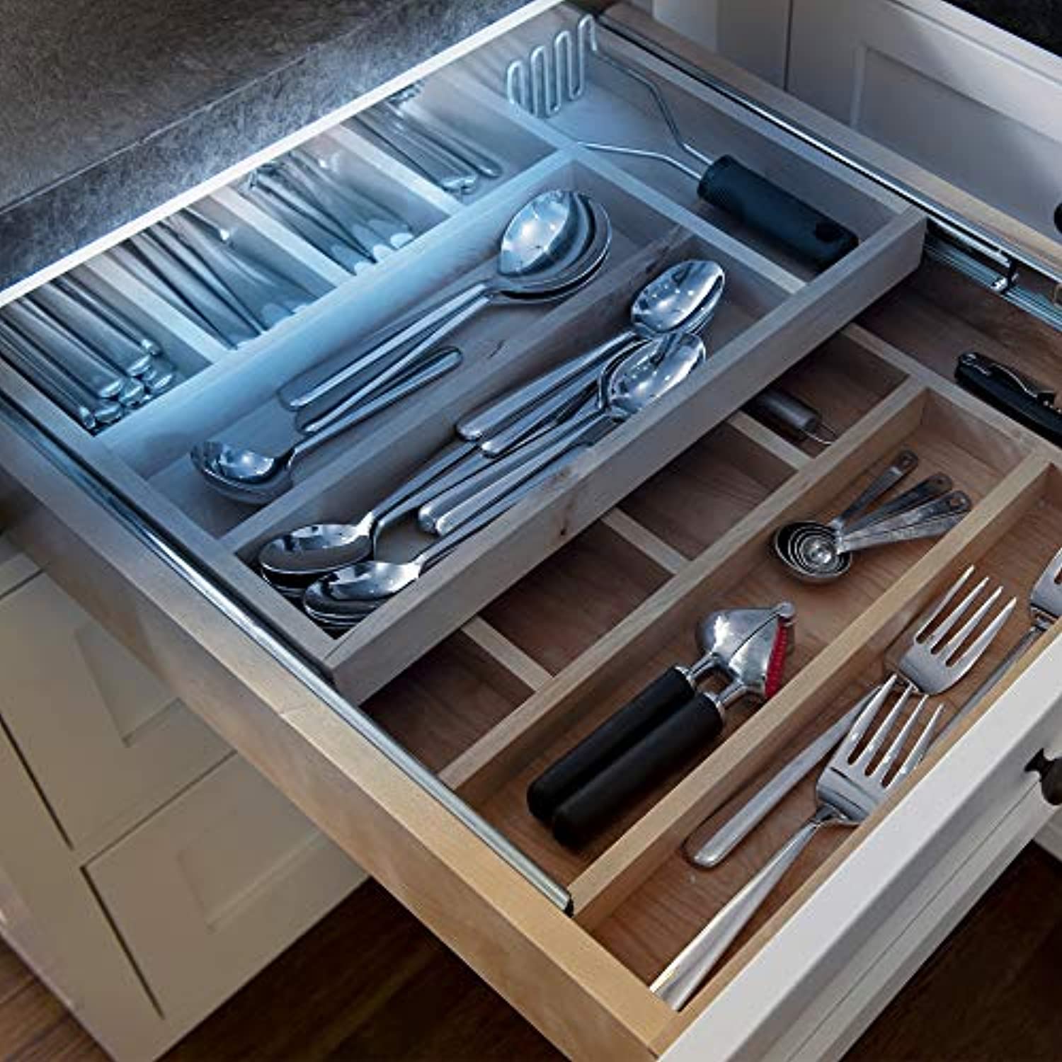 Globe Electric Disinfecting Germicidal Light 13.98 in. L White Battery Powered LED UV-C Disinfectant 26180 - Image 6