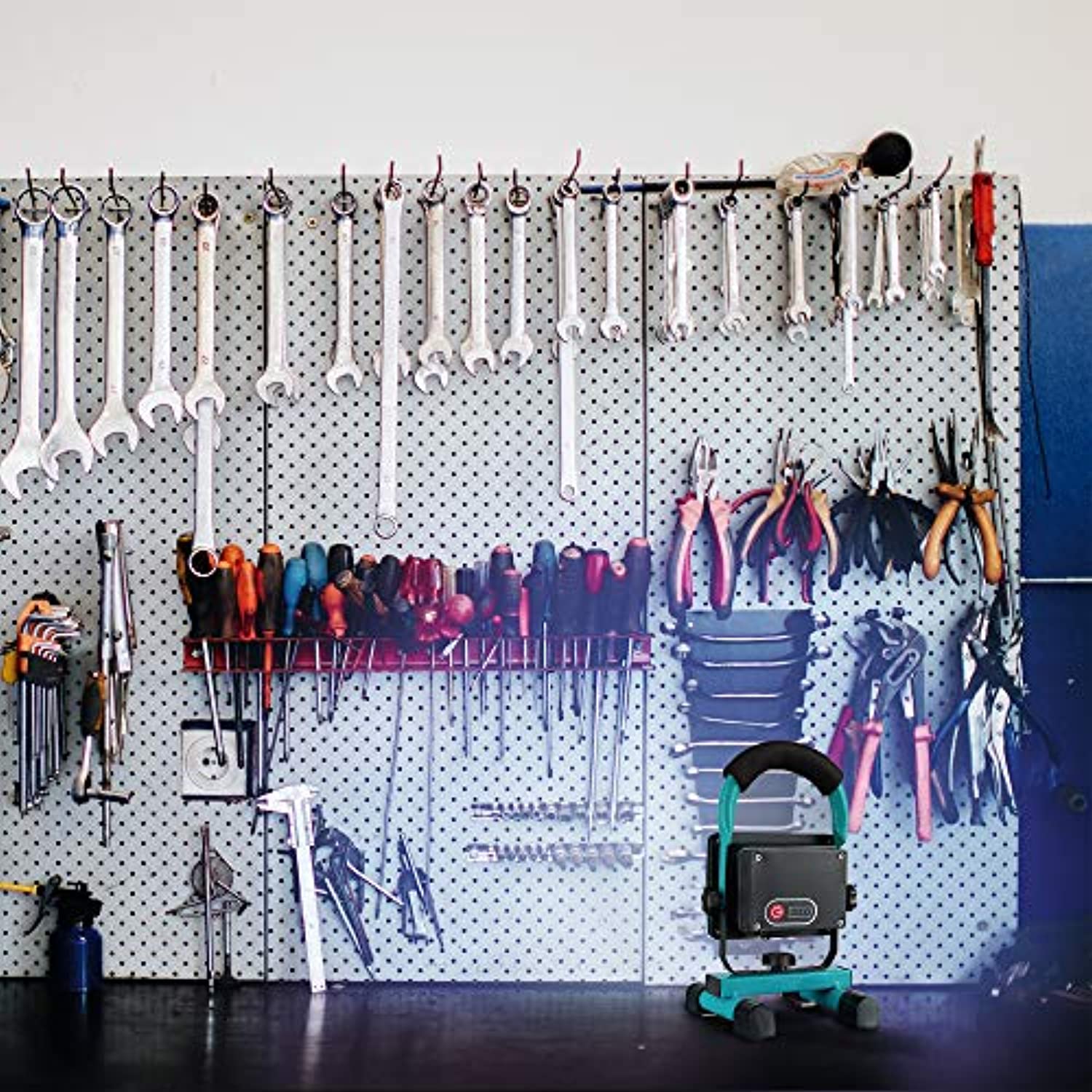 Globe Electric LED Rechargeable Stand (H or Scissor) Work Light 66466 - Image 8