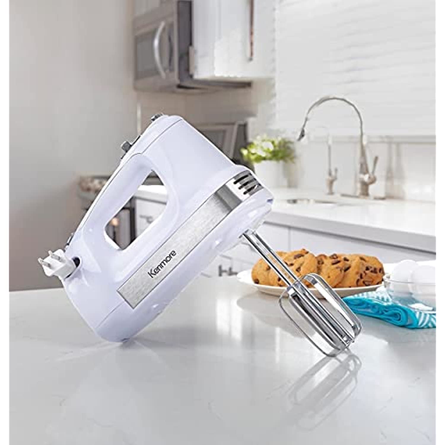 Kenmore White 5 speed Hand Mixer - Image 2